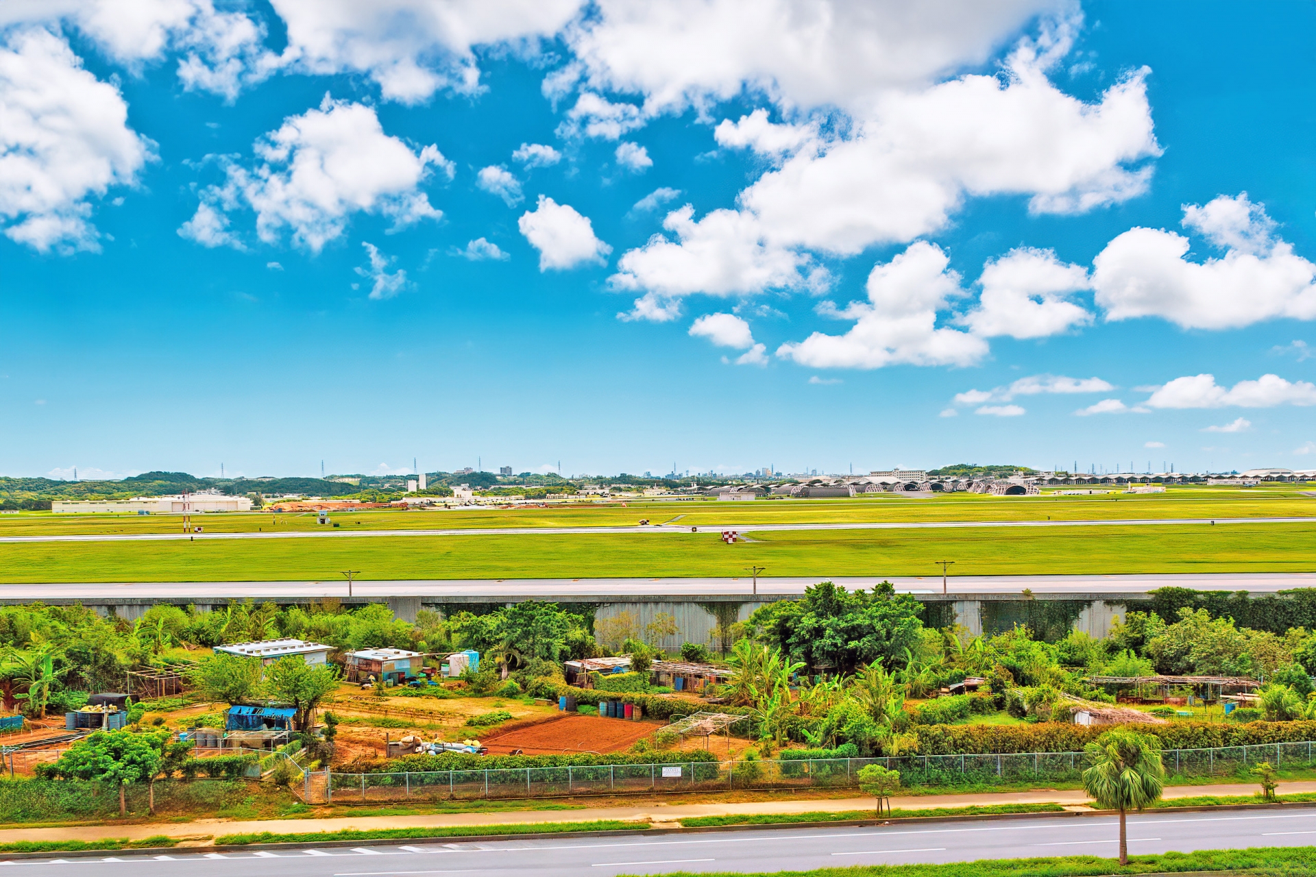 2人の社員の画像